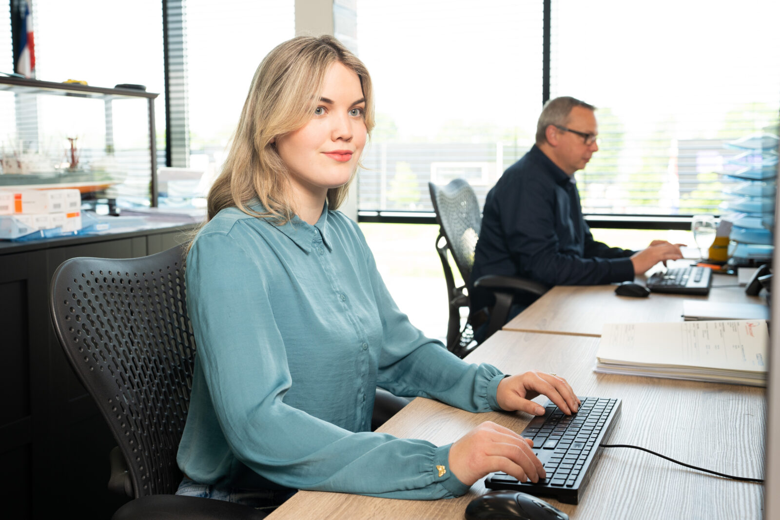 Newcorp logistics bv - logistieke keten van a tot z - collega aan het werk