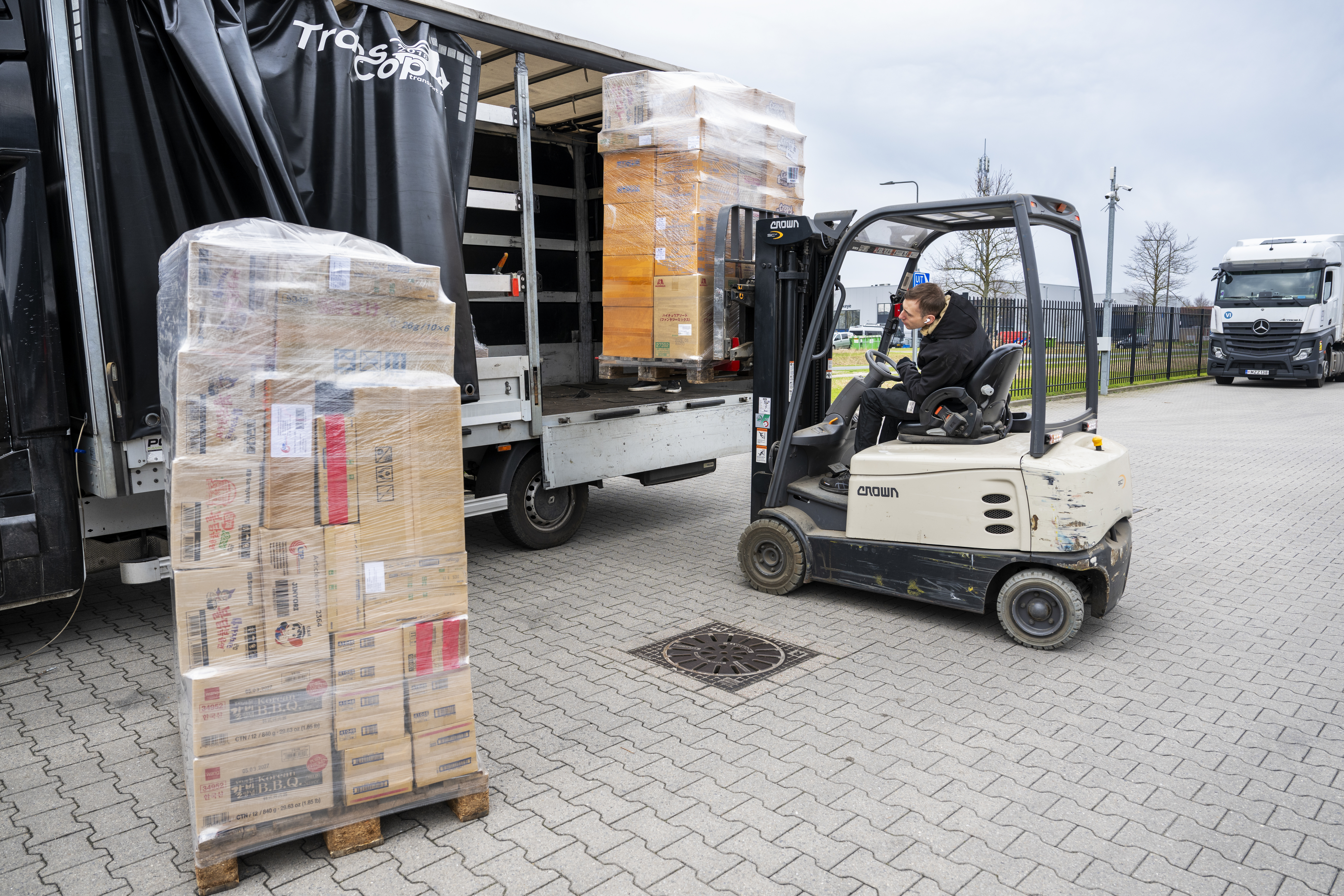 End-to-end logistics solutions supporting business growth and supply chain efficiency