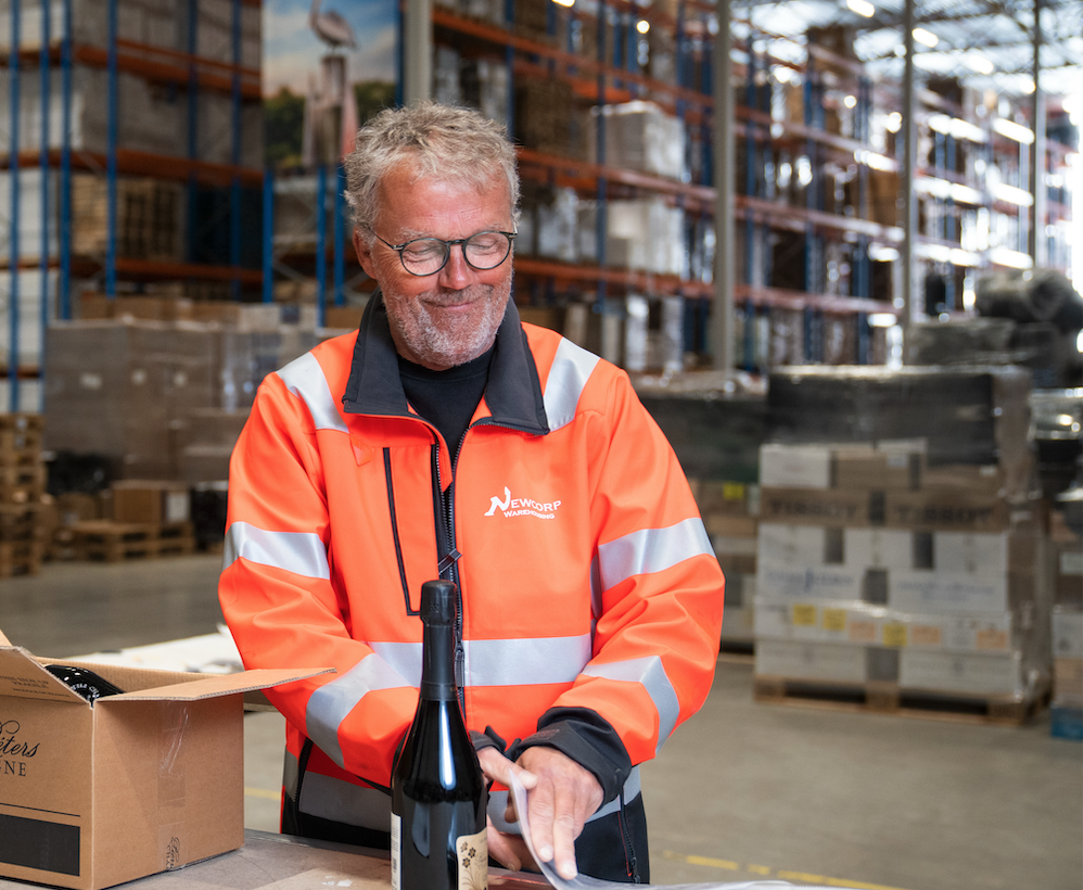 Newcorp-collega-expediteur-wijnfles-2