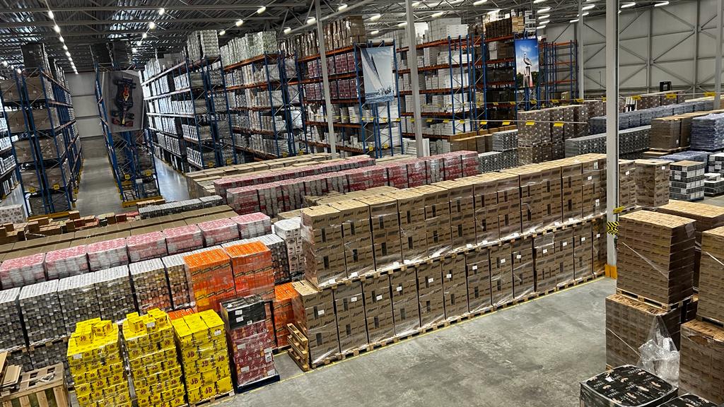 Controlled warehouse logistics